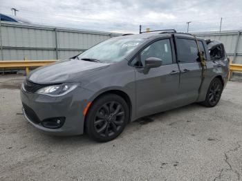  Salvage Chrysler Pacifica