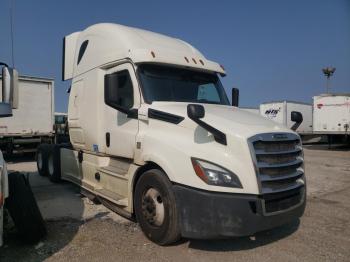  Salvage Freightliner Cascadia 1