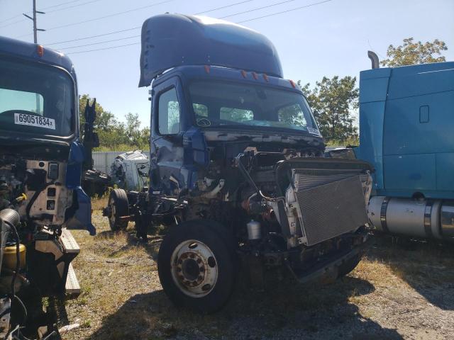  Salvage Freightliner Cascadia 1