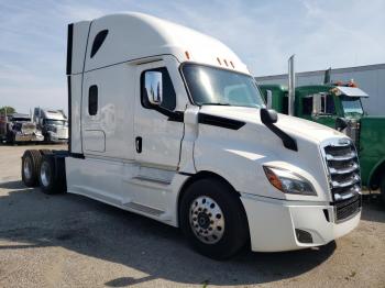  Salvage Freightliner Cascadia 1