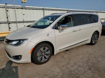  Salvage Chrysler Pacifica