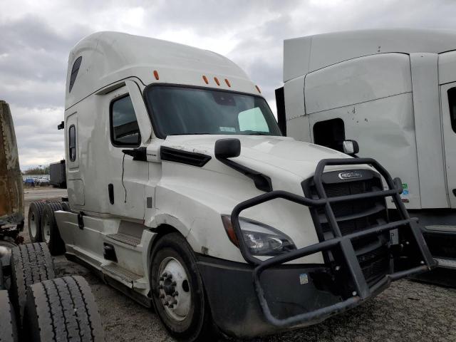  Salvage Freightliner Cascadia 1