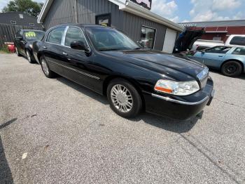  Salvage Lincoln Towncar