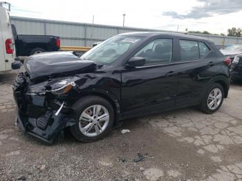  Salvage Nissan Kicks