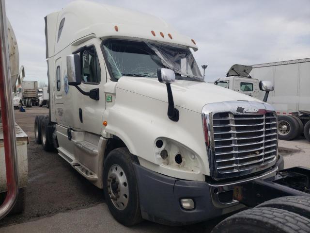  Salvage Freightliner Cascadia 1