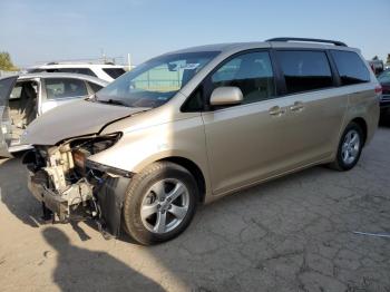  Salvage Toyota Sienna