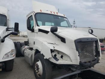  Salvage Freightliner Cascadia 1