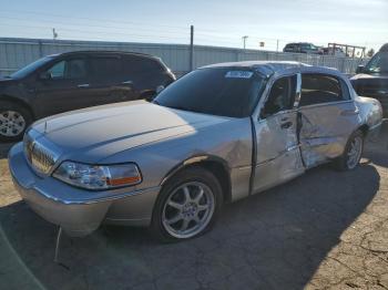  Salvage Lincoln Towncar