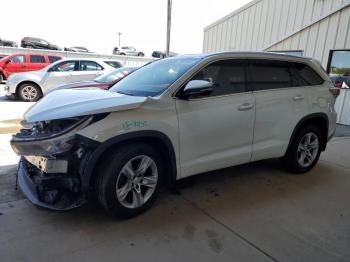  Salvage Toyota Highlander