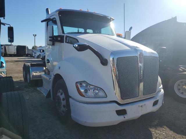  Salvage Kenworth Constructi