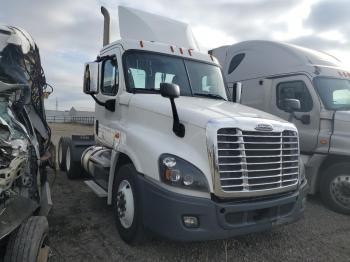  Salvage Freightliner Cascadia 1