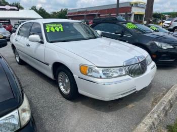  Salvage Lincoln Towncar