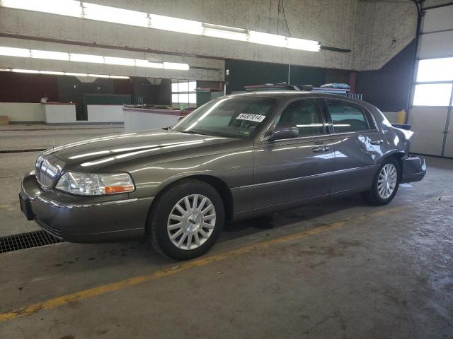  Salvage Lincoln Towncar