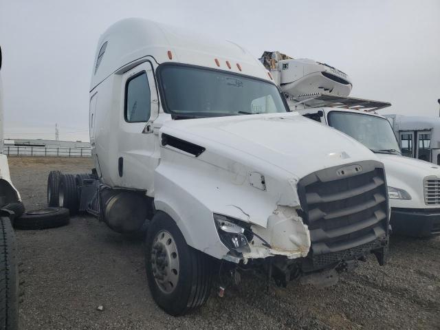  Salvage Freightliner Cascadia 1