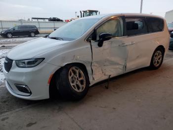  Salvage Chrysler Pacifica