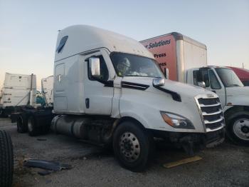  Salvage Freightliner Cascadia 1