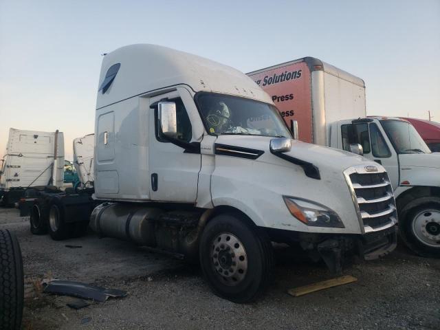  Salvage Freightliner Cascadia 1