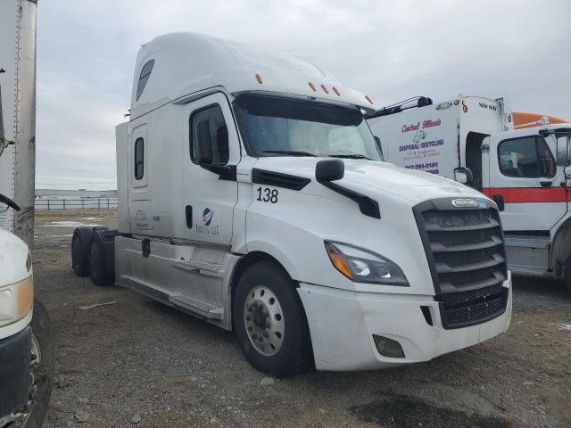  Salvage Freightliner Cascadia 1