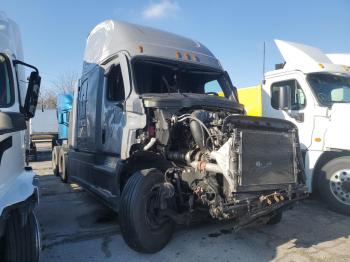  Salvage Freightliner Cascadia 1