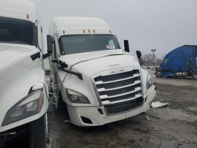  Salvage Freightliner Cascadia 1