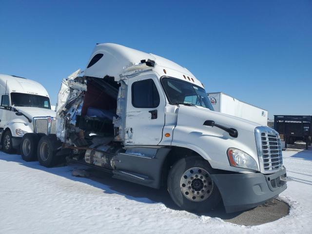  Salvage Freightliner Cascadia 1