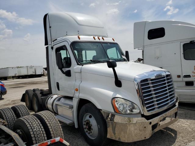  Salvage Freightliner Cascadia 1