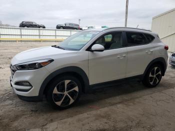  Salvage Hyundai TUCSON