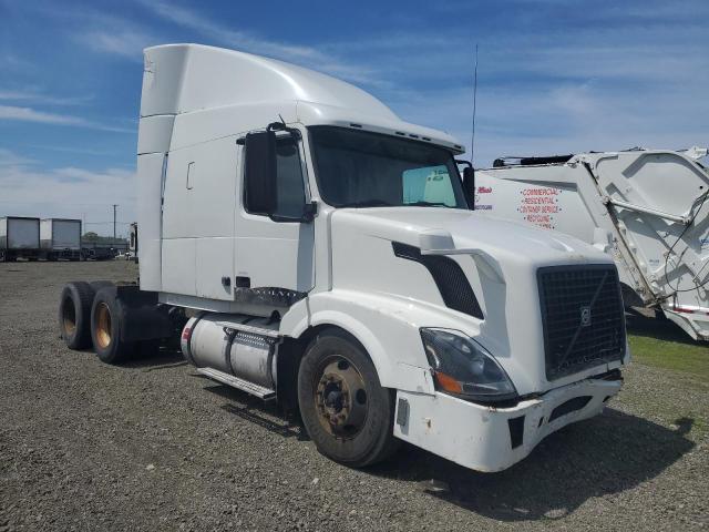  Salvage Volvo Vn