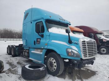  Salvage Freightliner Cascadia 1