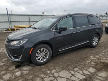 Salvage Chrysler Pacifica