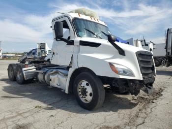  Salvage Freightliner Cascadia 1
