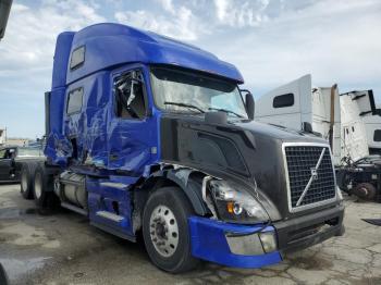  Salvage Volvo Vn