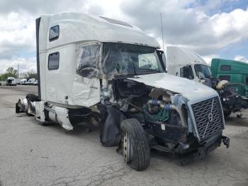  Salvage Volvo Vnl
