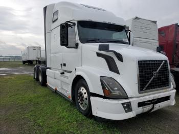  Salvage Volvo Vnl