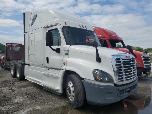  Salvage Freightliner Cascadia 1