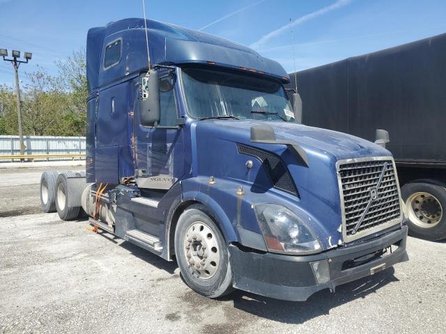  Salvage Volvo Vnl