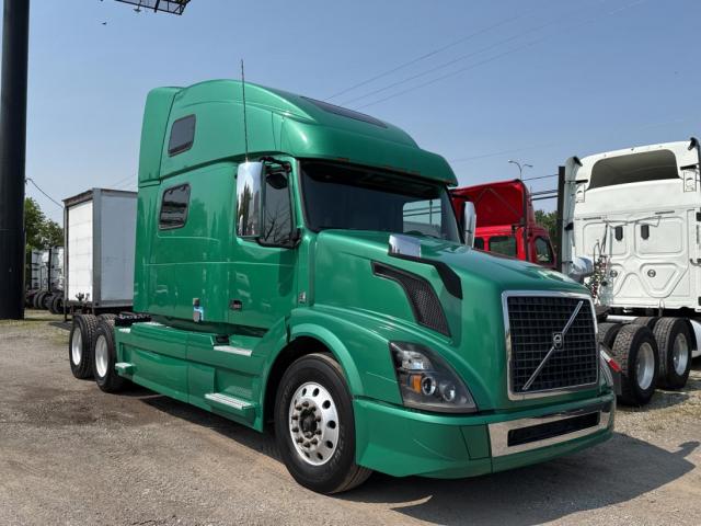  Salvage Volvo Vn