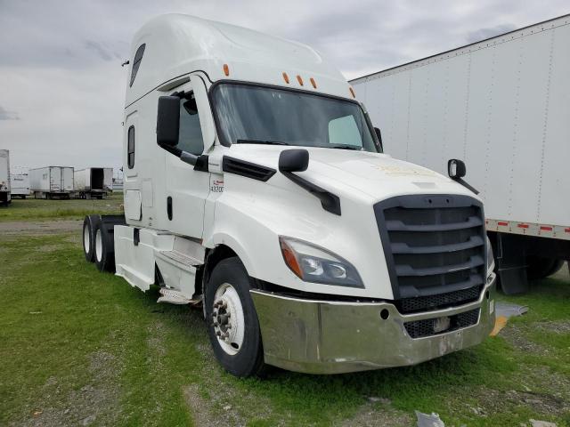  Salvage Freightliner Cascadia 1