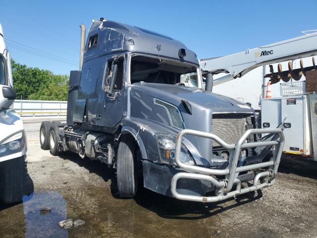  Salvage Volvo Vnl
