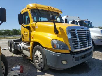  Salvage Freightliner Cascadia 1
