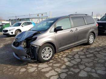  Salvage Toyota Sienna