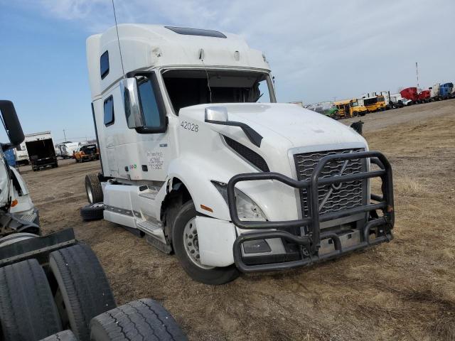  Salvage Volvo Vn