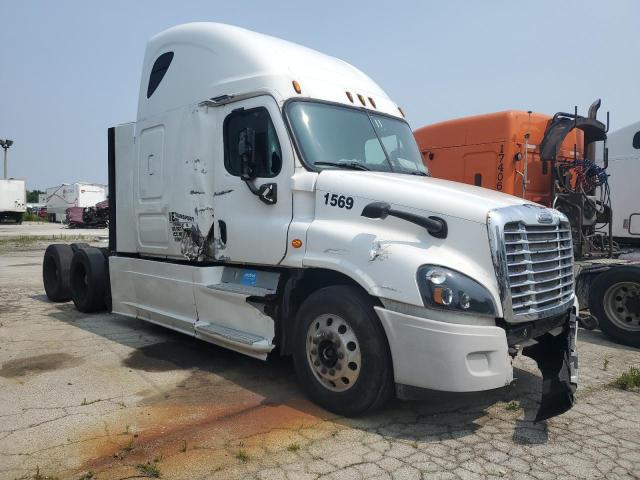  Salvage Freightliner Cascadia 1