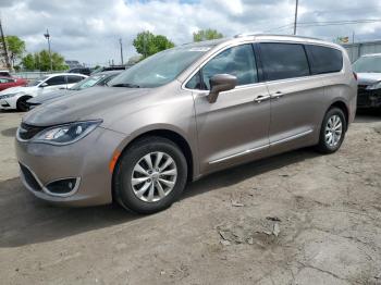  Salvage Chrysler Pacifica