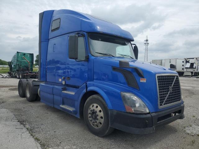 Salvage Volvo Vn