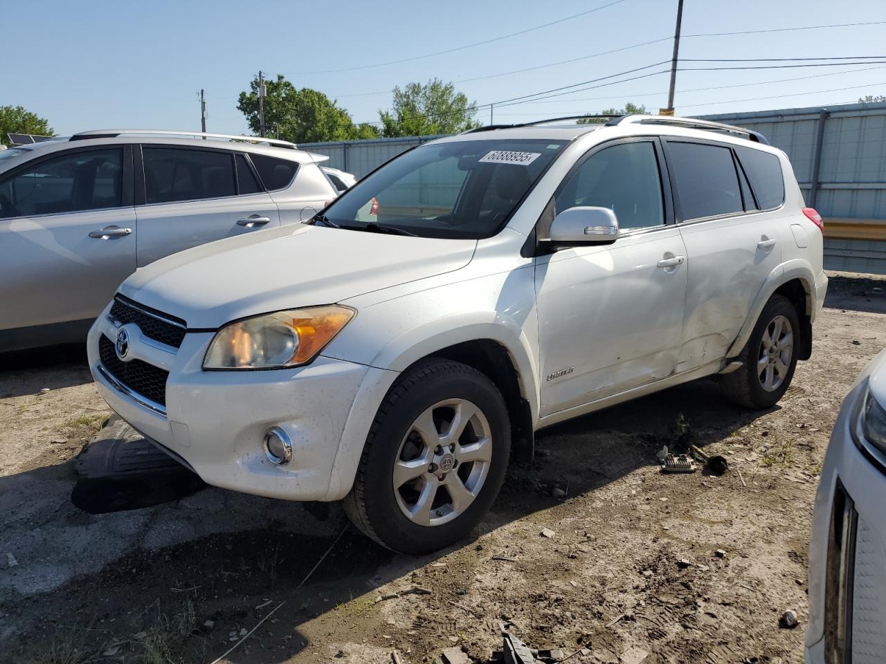 Toyota RAV4 Limited Image 1