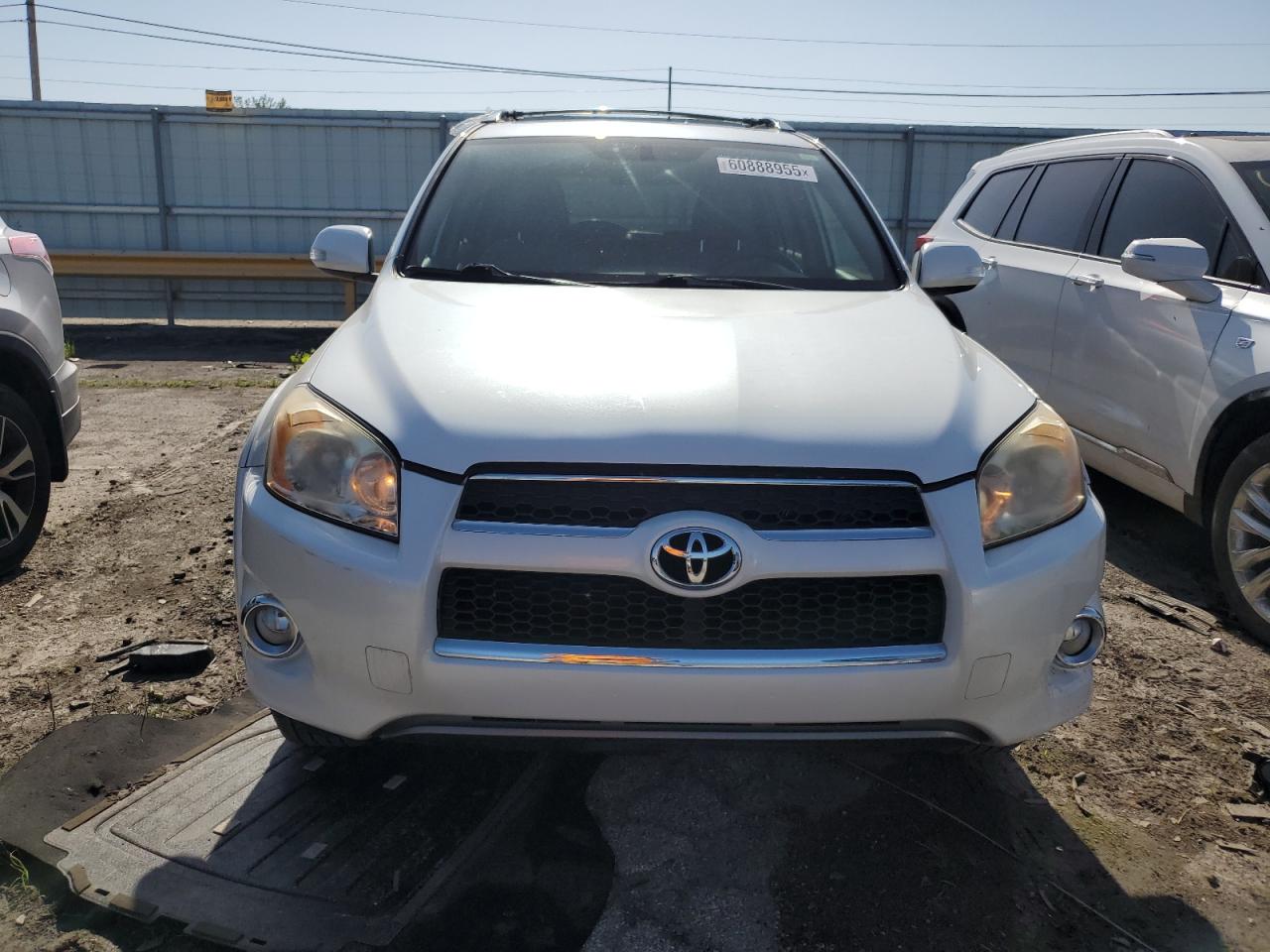 Toyota RAV4 Limited Image 13