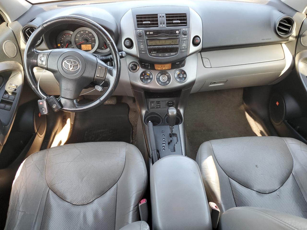 Toyota RAV4 Limited Image 12