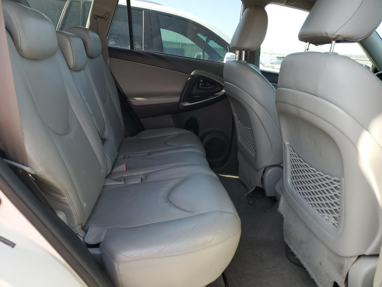 Toyota RAV4 Limited Image 11