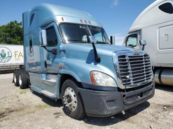 Salvage Freightliner Cascadia 1